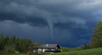 Les tornades sont plus courantes en été en France et au printemps aux États-Unis. © swa182, Adobe Stock